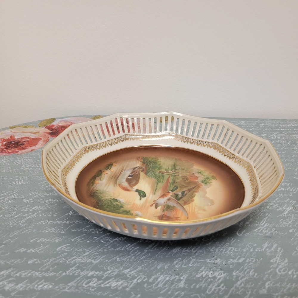 Antique Pierced Edge Bavarian Crown Duck Scene 9" Serving Bowl Germany  1cnt26JJ - Picture 3 of 7